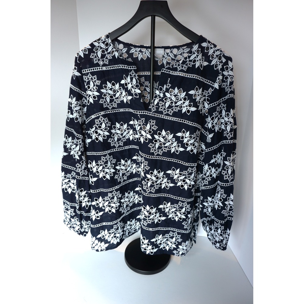 Chicos Navy Blue White Floral Eyelet Embroidered Cotton Tunic Top Size 2 L 12/14